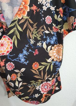 Трикотажная накидка пиджак в цветы2 фото
