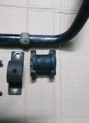 4056a049 mitsubishi втулка переднього стабілізатора lancer x