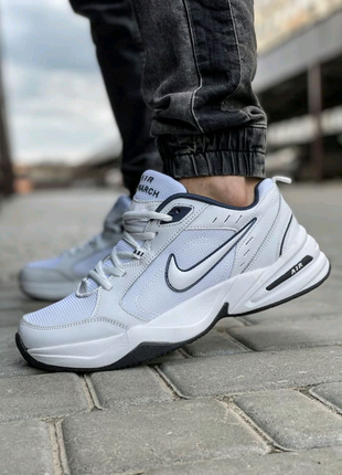 Nike air monarch