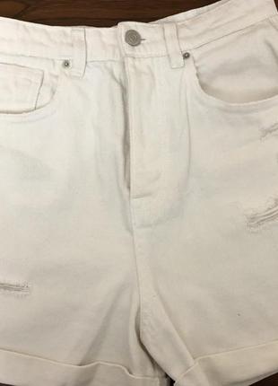 Белые джинсовые  шорты stradivarius1 фото