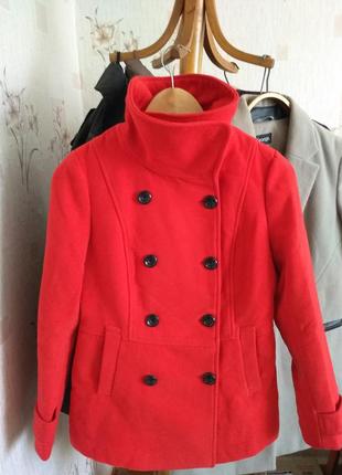 Новое шикарное красное пальто