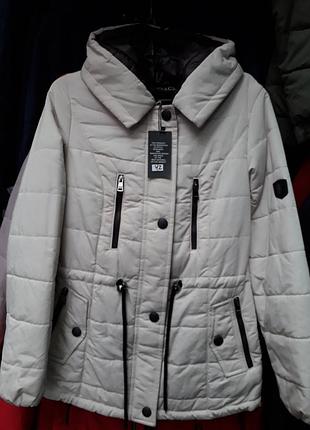 Куртка женская 42р. на синтепоне , осень