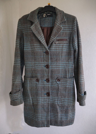 Стильне жіноче пальто в карту only
