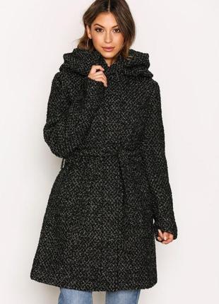 Буклированное шерстяное пальто с большим капюшоном vila1 фото