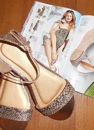 Стильні босоножки
