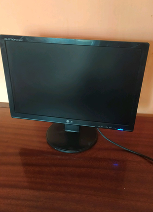 Монітор lg flatron w1942t. 4 шт.