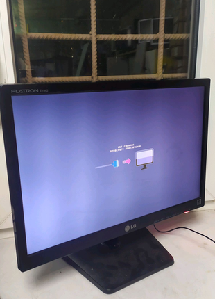 Монітор lg flatron е1942