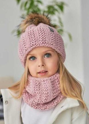 Шапка і хомут  зимовий  для  дівчинки   вязаний комплект.