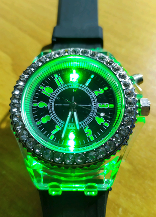 Стильні світяться наручний годинник geneva1 фото