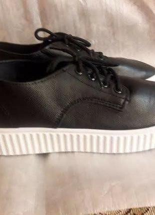 Слипоны на высокой подошве