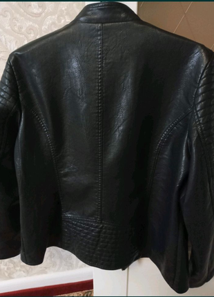 Женская кожаная куртка.4 фото