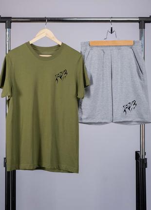 Комплект літній чоловічий  з вовком футболка хакі шорти сірі
