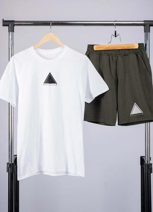 Комплект літній чоловічий з трикутником футболка біла шорти сірі3 фото