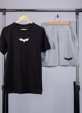 Комплект літній чоловічий з бетменом футболка чорна шорти хакі2 фото