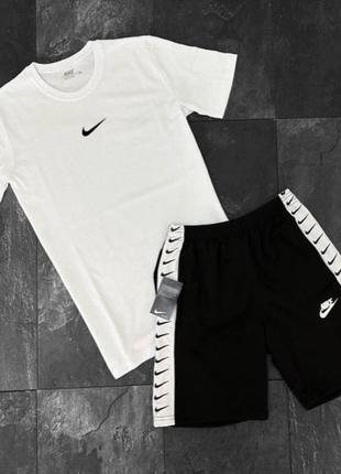 2в1 чорна футболка nike + шорти nike лампаси