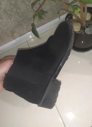 Чобітки челсі