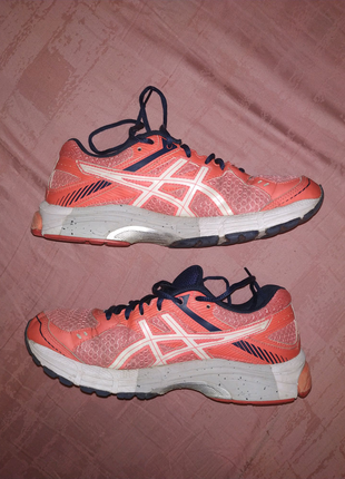 Кросівки asics 38,5 р недорого2 фото