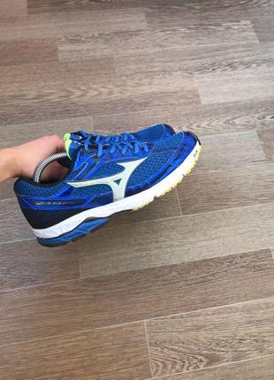 Бігові кросівки mizuno wave rider 28 см3 фото