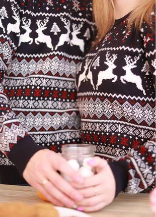 Парні новорічні светри4 фото