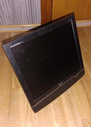 Елевізор tft lg flatron 17" з поворотним настінним кріпленням