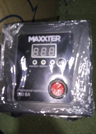 Новий стабілізатор напруги maxxter призначений для захисту