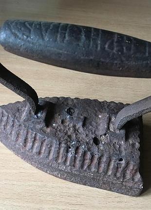 Утюг чугунный,цельнолитой, антикварный