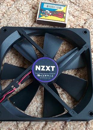 Кулер 140х140х25 мм від "nzxt" 12в 0.35 а