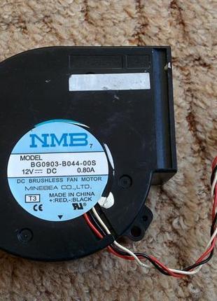 Відцентровий вентилятор ( улітка) 12в, 0.8 а від японської "nmb".