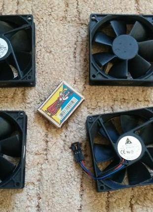 Високоякісний кулер 92х92х25мм від"delta electronics" 12в 0.3 а.