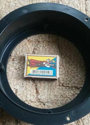 Подиум под сабвуфер 165/135 мм или наоборот.