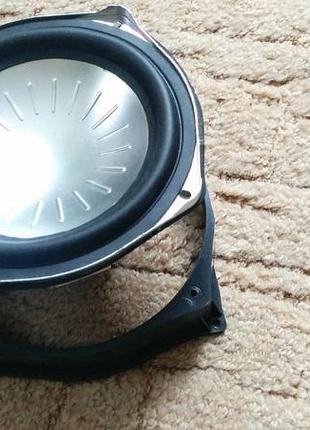 Подиум під сабвуфер или нч динамик 150-165 мм .