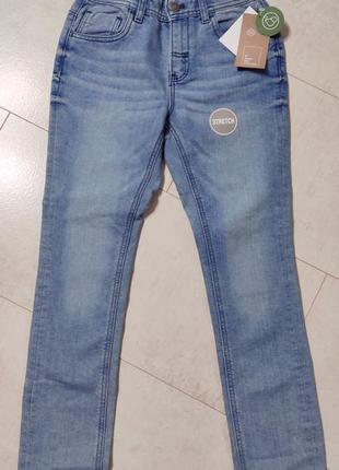 Джинсы на мальчика, джинсы зауженные к низу