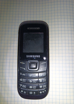 Мобільний телефон samsung gt-e1200l