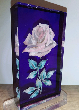Статуетка акрилова "роза" 3