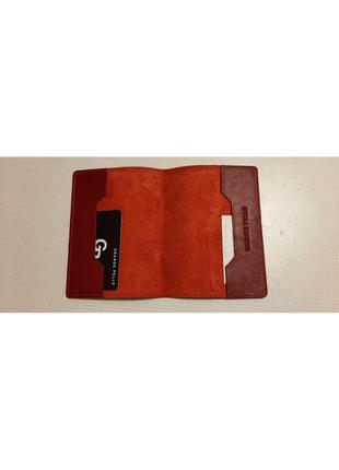 Шкіряна обкладинка на паспорт grande pelle глянсова шкіра червона6 фото