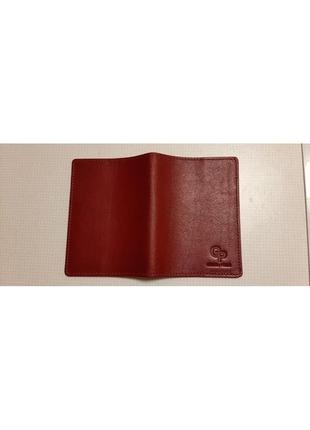 Шкіряна обкладинка на паспорт grande pelle глянсова шкіра червона9 фото