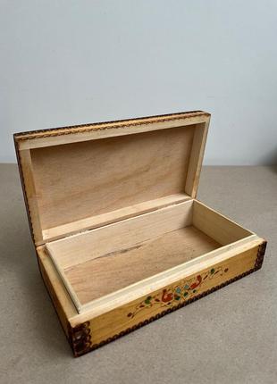 Скринька дерев'яна вінтажна