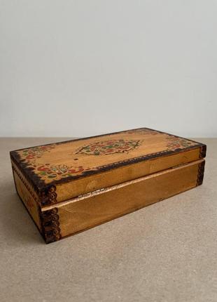 Скринька дерев'яна вінтажна