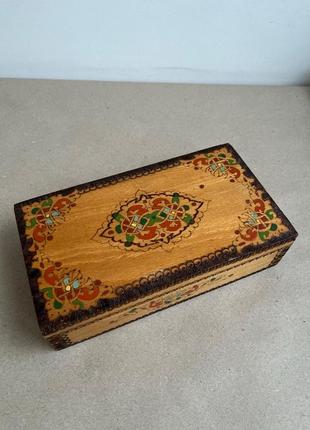 Скринька дерев'яна вінтажна