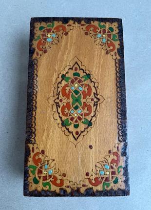 Скринька дерев'яна вінтажна