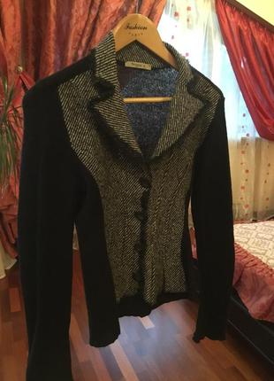 Шерстяная кофта пиджачок.