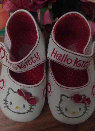 Модные пинетки,сандаль на мылашка hello kitty3 фото