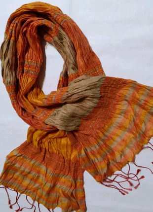 Шарф 165×64см.(д×ш)стиснений, в світло-коричневих кольорах.