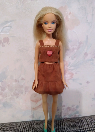 Одяг для барбі-костюм під замш коричневий.