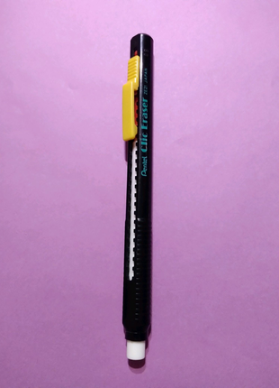 Механічний олівець гумка push japan чорний корпус.