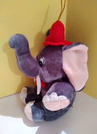 Слоненя у червоній шапці - м'яка іграшка, імпортна2 фото