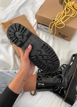 Ботинки dr. martens jadon black лак с мехом черевики10 фото