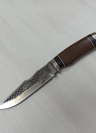 Ніж мисливський з гравіруванням. шкіряні ножни
