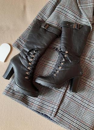 Кожаные зимние сапоги на устойчивом каблуке