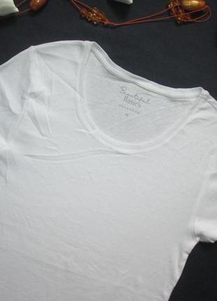 Классная хлопковая стрейчевая базовая белая футболка peacocks2 фото